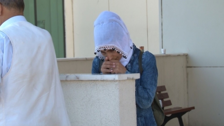 Kavgada Arada Kalıp Boynuna Makas Saplanan Küçük Ezel Felç Kalacak