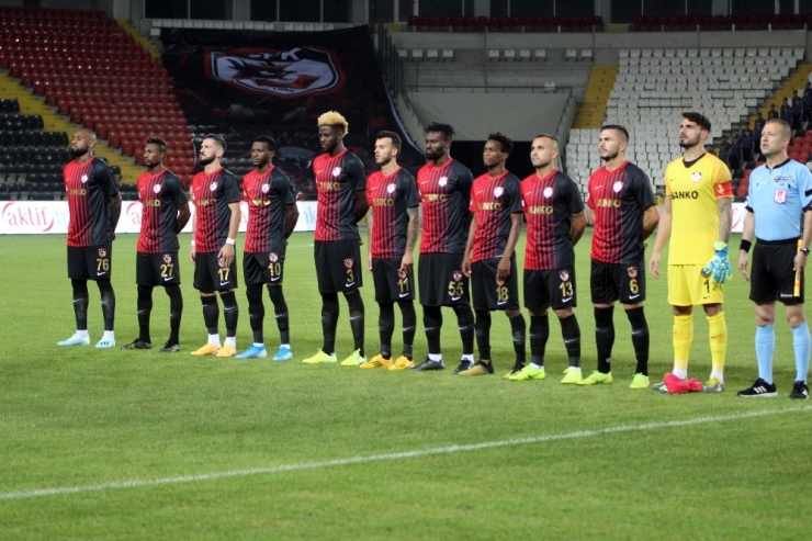 Süper Lig: Gazişehir Gaziantep: 2 - Gençlerbirliği: 0 (İlk Yarı)