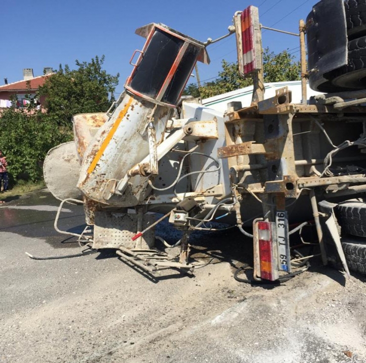 Tekirdağ’da Beton Mikseri Devrildi: 1 Yaralı