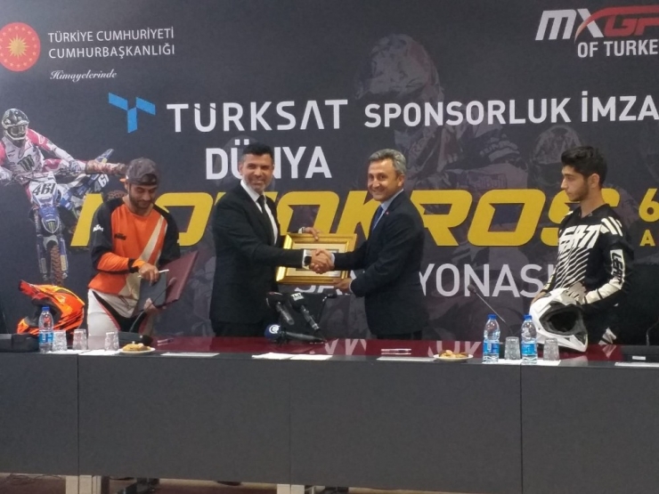Türksat Dünya Motokros Şampiyonası’na Sponsor Oldu