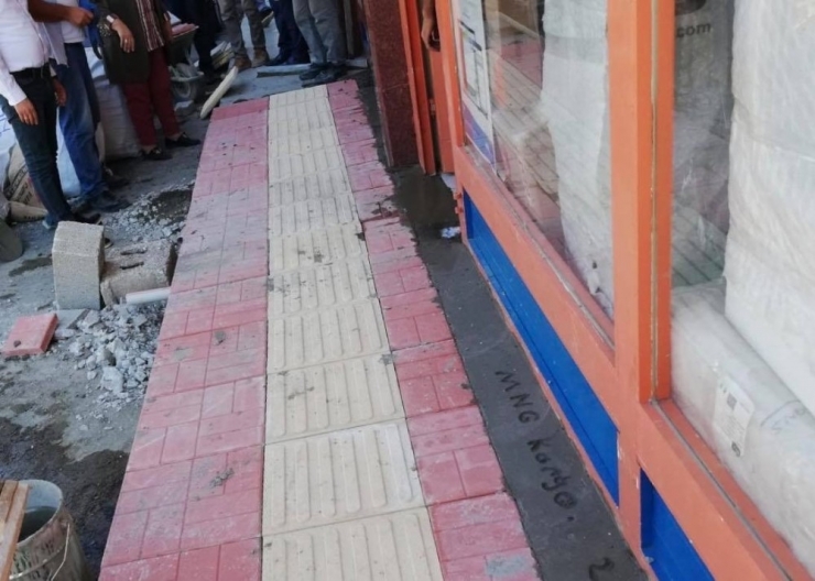 Erciş Belediyesi’nden Kaldırım Çalışması