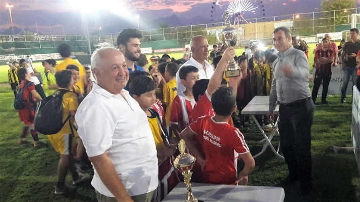 Spor Okulları Yaz Ligi’nde Kupa Heyecanı Yaşandı