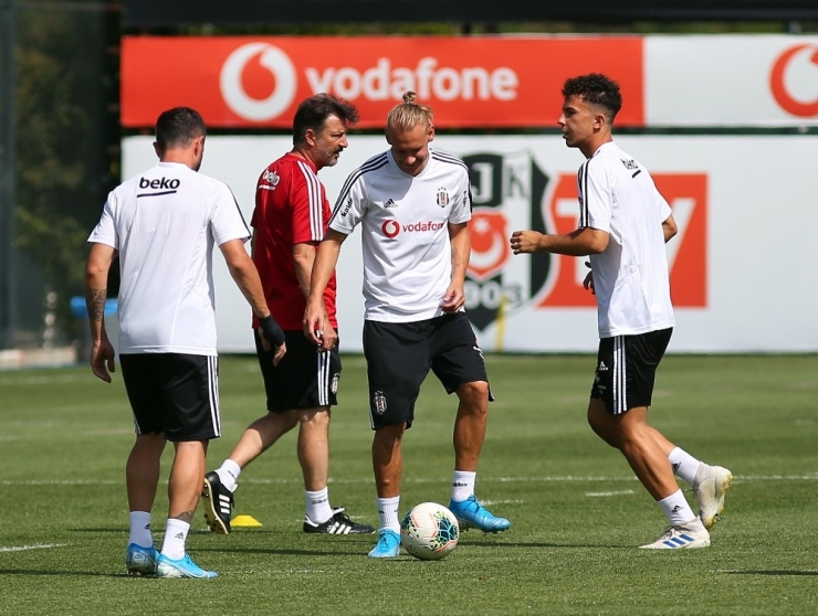 Beşiktaş’ta Nkoudou, İdmanı Yarıda Bıraktı