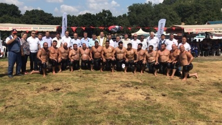 Halilağa 5. Yağlı Güreşlerinde Başpehlivan Süleyman Aykırı Oldu