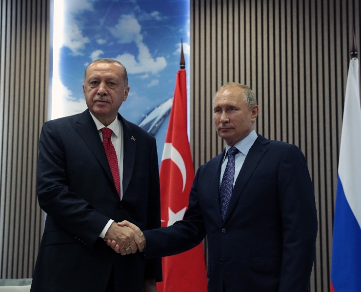 Cumhurbaşkanı Erdoğan, Putin’le Bir Araya Geldi