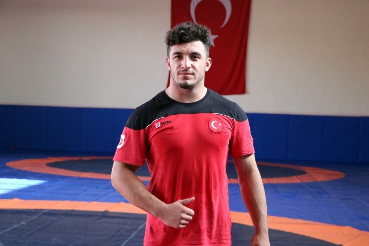 Milli Güreşçi Beytullah Kayışdağ, Rıza Kayalp’i Örnek Alıyor