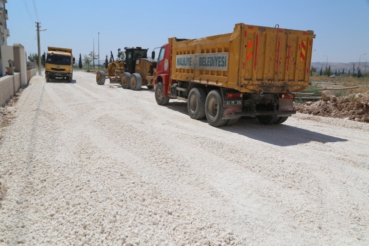 Haliliye’de Yol Yapım Çalışması Devam Ediyor