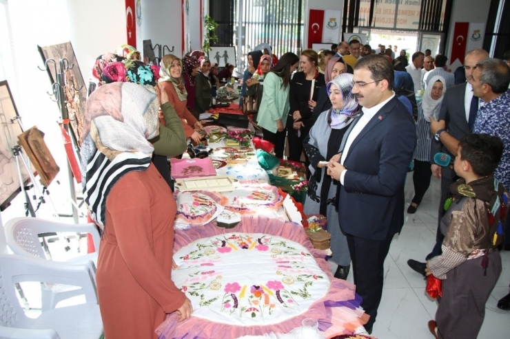 Haliliye’de Kadınların El Emeği, Göz Nuru Eserleri Sergilendi