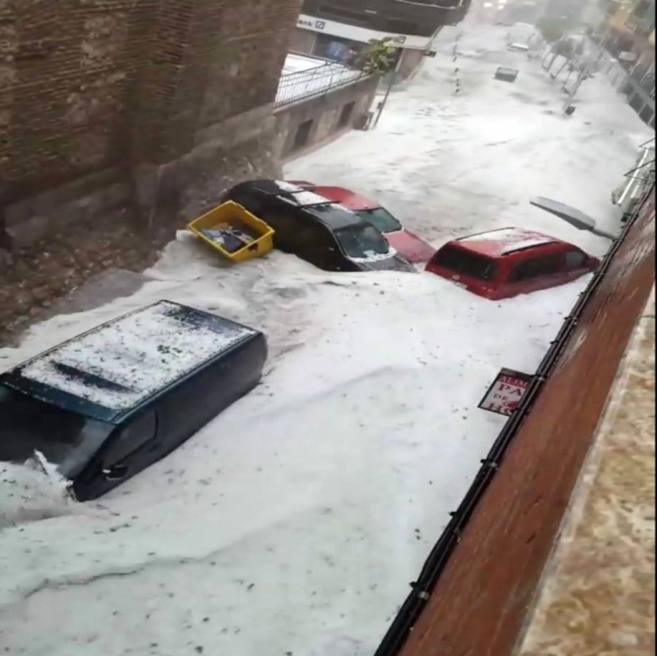 Madrid’de Şiddetli Dolu Yağışı Ve Sel Felaketi