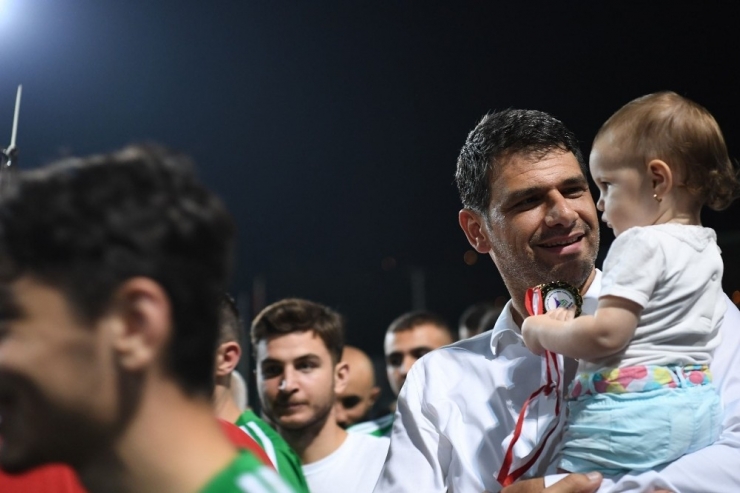 Geleneksel Turnuvanın Finalinde Kupayı Başkan Kocaman Verdi