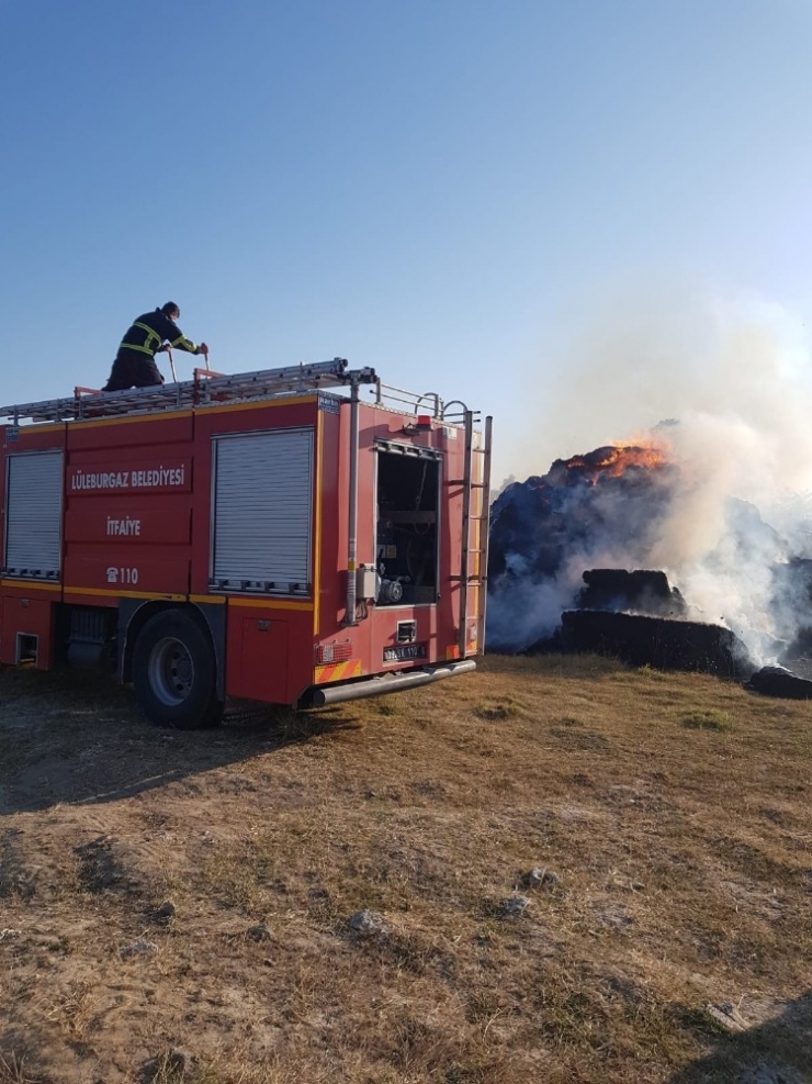 2 Bin Adet Saman Balyası Kül Oldu
