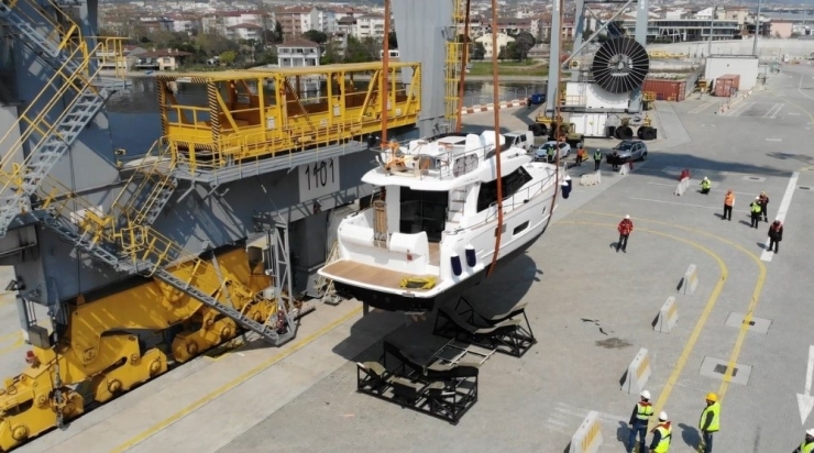 Türkiye’de Üretilen Lüks Yat Singapur’a Satıldı