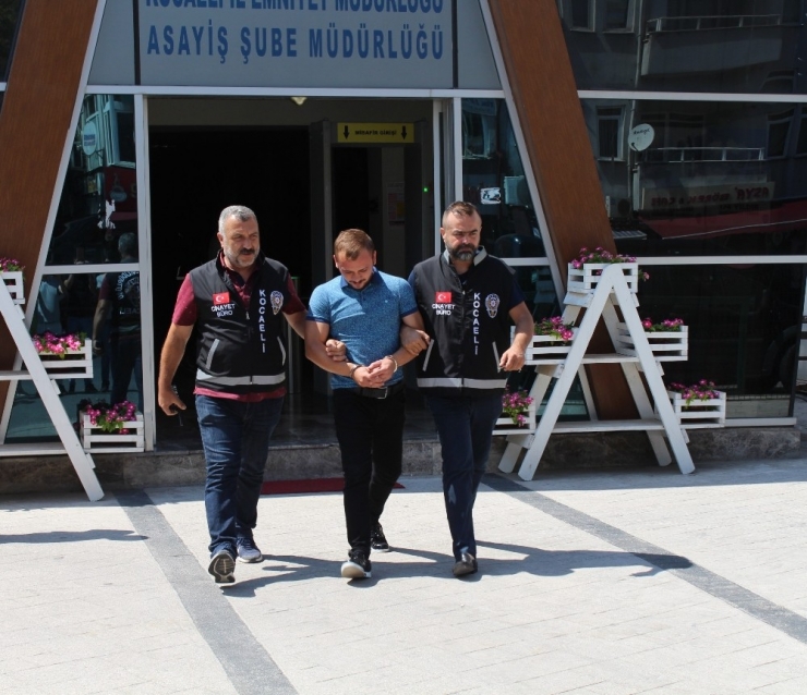 Alkollü Şahıslar Önce Köpeği, Sonra Sahibini Darp Edip Gasp Etti