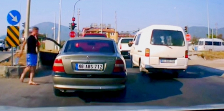 Trafikte Satırlı Kavgaya Polis Soruşturması