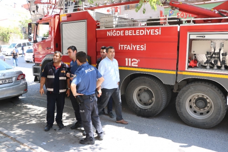 Metruk Evdeki Yangın Korkuttu