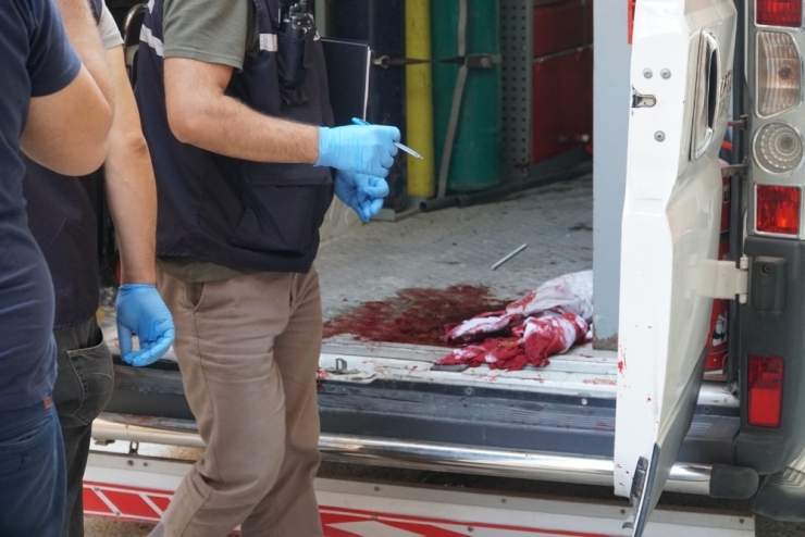 Oksijen Tüpünün Hortumu Patladı İşçi Ağır Yaralandı