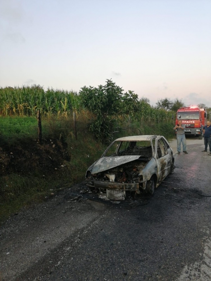 Seyir Halindeyken Alev Alan Araç Kullanılamaz Hale Geldi