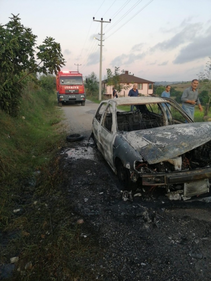 Seyir Halindeyken Alev Alan Araç Kullanılamaz Hale Geldi