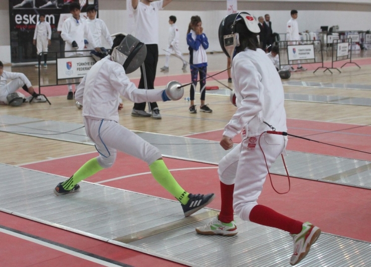 Sivas’ta 100. Yıl Milli Mücadele Eskrim Şampiyonası Düzenlenecek