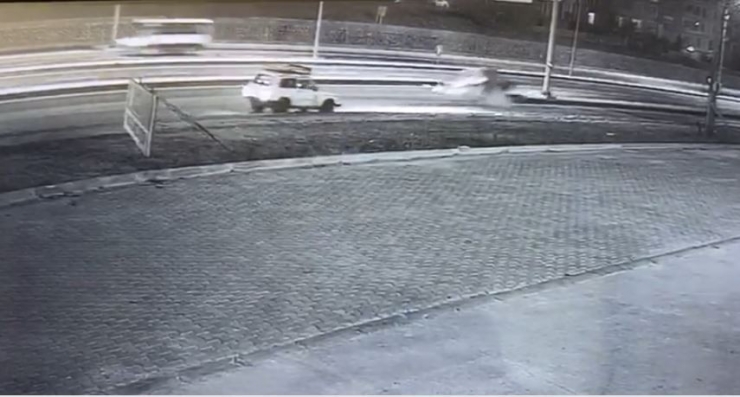 Tekirdağ’da 2 Kişinin Yaralandığı Kaza Kamerada