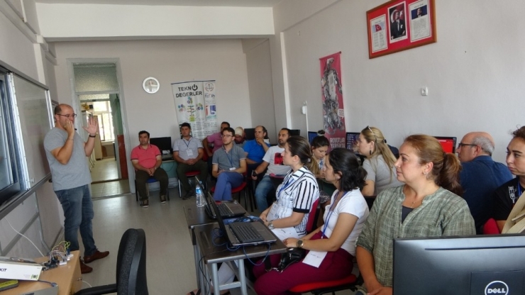 Tr 33 Bölgesi Öğretmenleri Stem’le Buluşuyor