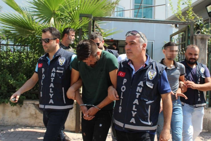 Gasp Şüphelilerine Yakınlarından "Arkandayız Oğlum" Desteği