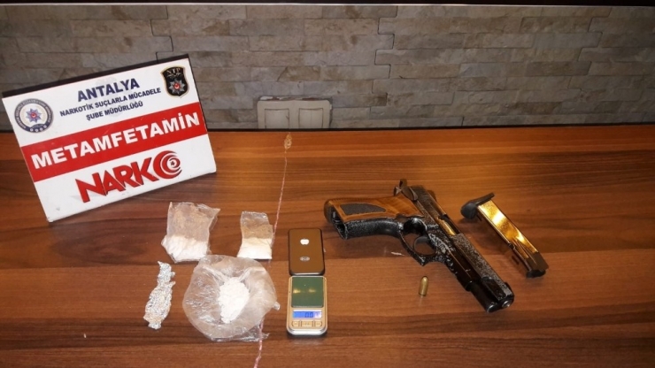 Antalya’da Uyuşturucu Operasyonu