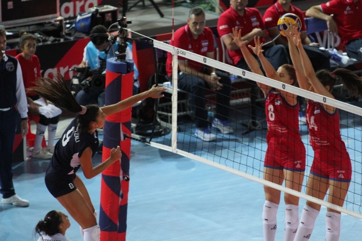 Sırbistan 4’te 4 Yaptı