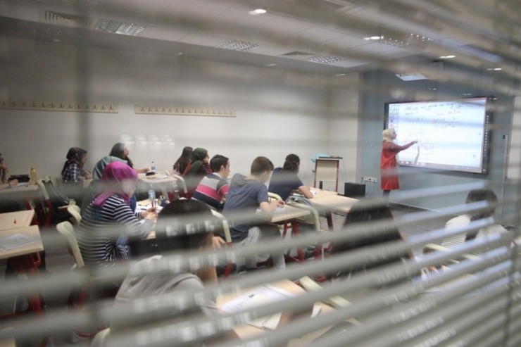 Akademi Lise’de Yeni Dönem Başlıyor