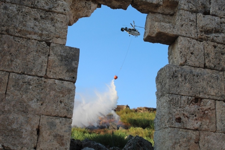 Antik Kenti Tehdit Eden Yangın Söndürüldü