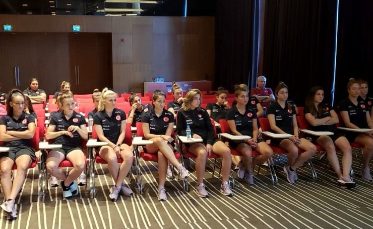 A Milli Kadın Futbol Takımı, İstanbul’daki Hazırlıklarını Tamamladı