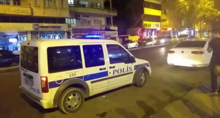 Çocuğuyla Birlikte Kahveyi Bastı