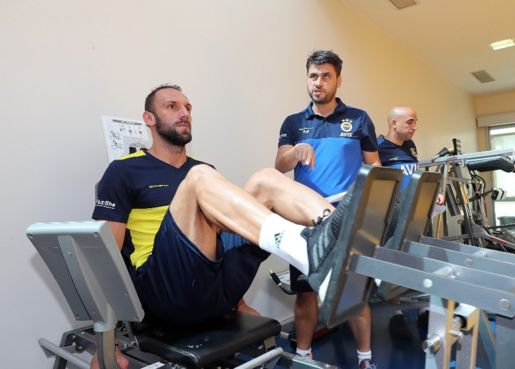 Fenerbahçe Salonda Çalıştı