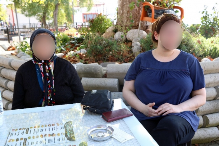 Torunlardan Babaanneye Ve Doktor Halaya Miras Dayağı