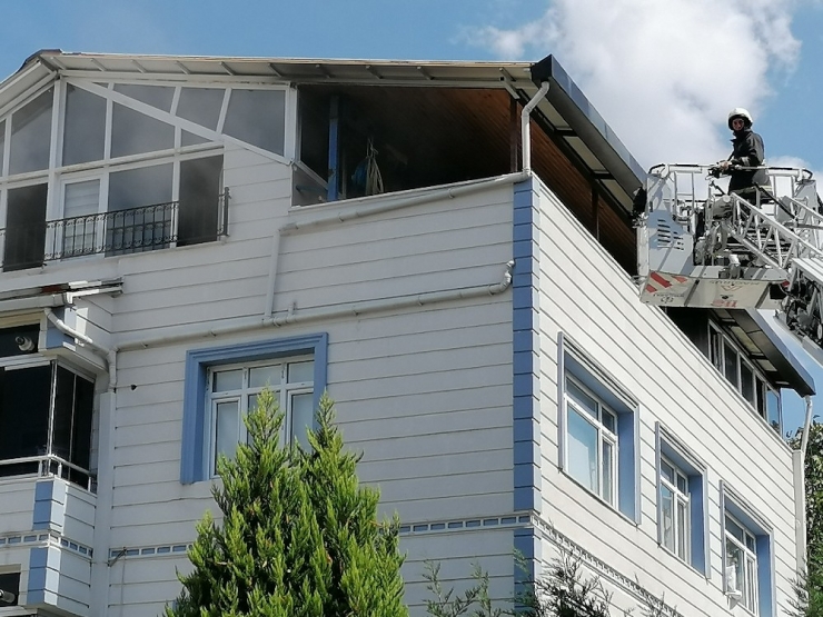 Darıca’daki Çatı Yangını Korkuttu