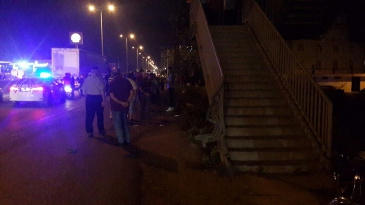 Kocaeli’de Ehliyetsiz Gencin Gezintisi Kötü Bitti: 1’i Ağır 4 Yaralı