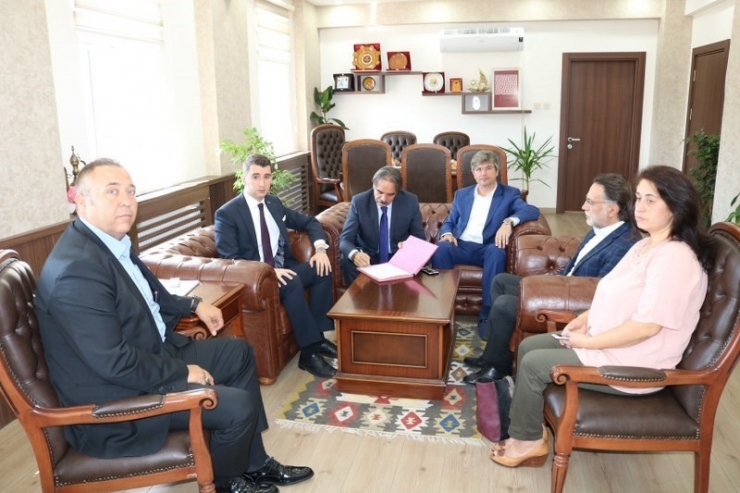 Rektör Bağlı’dan Acıgöl Teknik Bilimler Meslek Yüksekokulu Öğrencilerine Konut Müjdesi