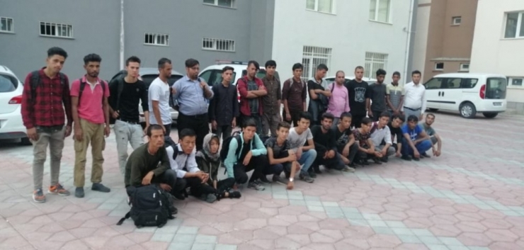 Niğde’de 28 Kaçak Göçmen Yakalandı