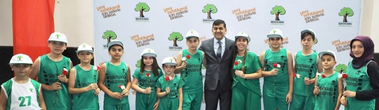 Basketbol, Binleri Mutlu Etti