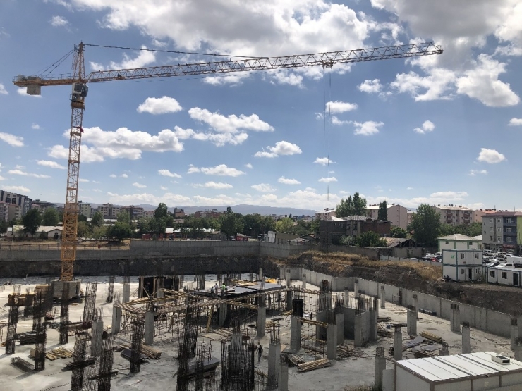 Sultan Alparslan Külliyesi Şekilleniyor