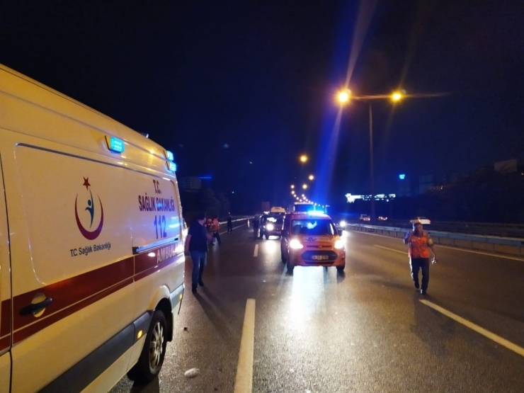 Tem Otoyolunda Feci Kaza: 4 Yaralı