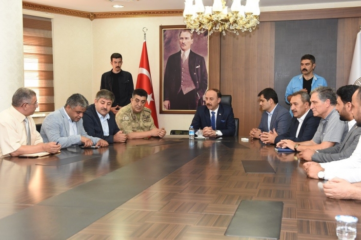 Vali Erin, Pamuk Üreticilerini Dinledi