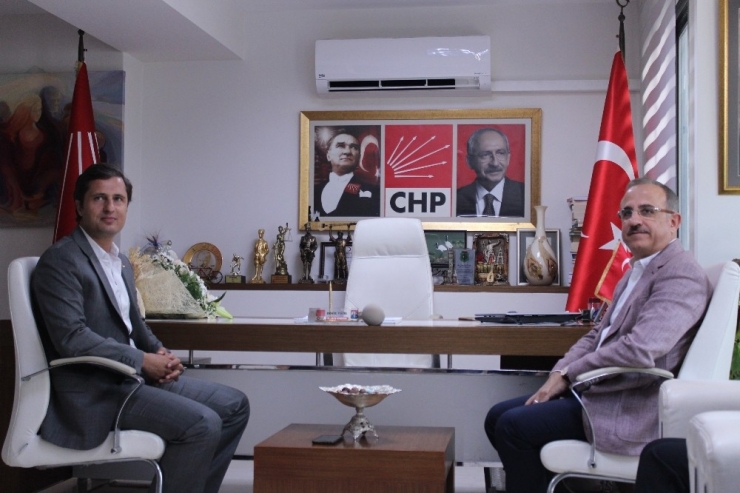 Ak Partili Ve Chp’li Başkandan İzmir İçin Ortak Hareket Etme Vurgusu