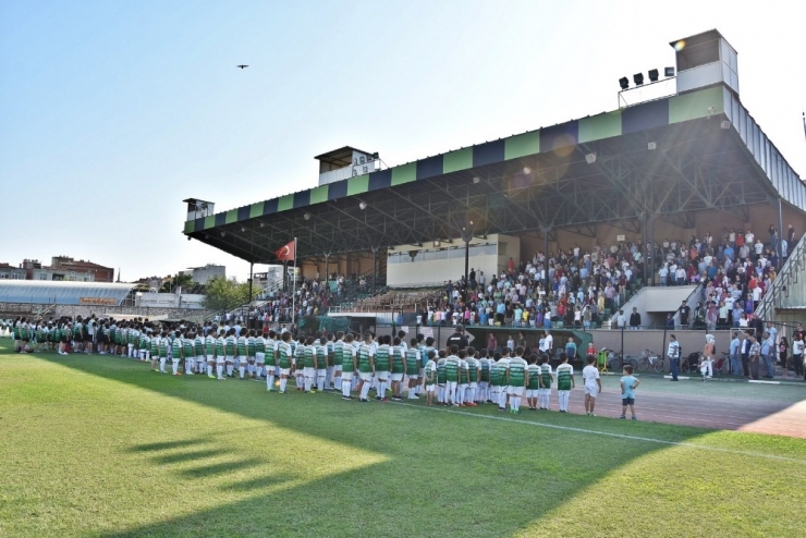 Akhisar Belediyesi Yaz Spor Okulunda Sertifika Töreni