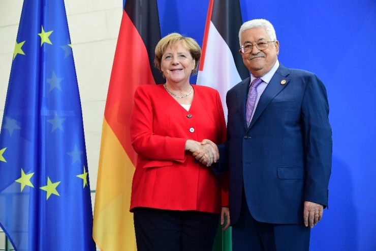 Almanya Başbakanı Merkel, Filistin Devlet Başkanı Abbas İle Görüştü