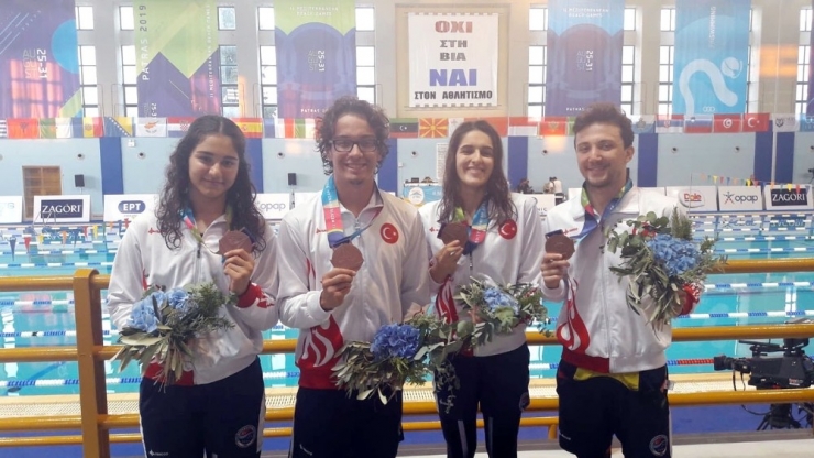 Altın Madalya Rekorla Geldi