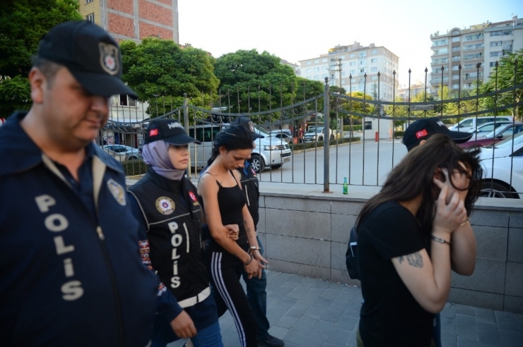 Eskişehir Merkezli 3 İlde Yapılan Uyuşturucu Operasyonunda Yakalanan Şüpheliler Adliyede