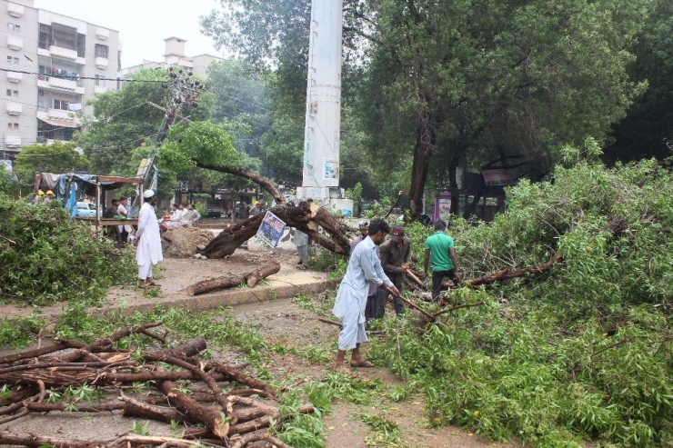 Pakistan’da Sel Felaketi: 5 Ölü