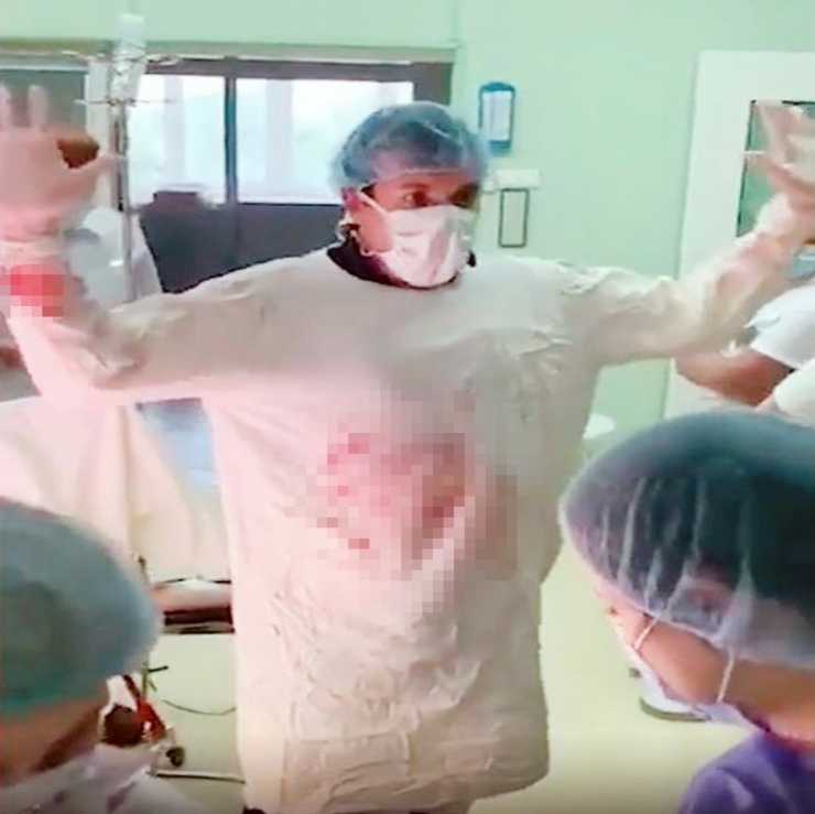 Rusya’da Kadının Yumurtalıklarından 25 Kilogram Tümör Çıkarıldı