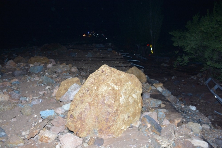 Sivas’ta Hes Santralindeki Su Kanalı Patladı